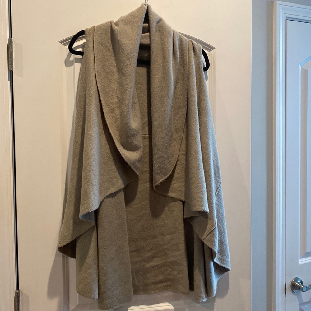 Sleeveless flowy sweater vest